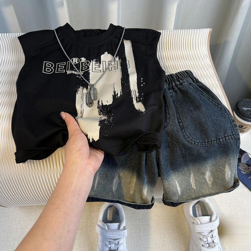 Korean version fashionable boy's vest set for summer 2025 new style, cool and stylish children's summer clothes, baby sleeveless clothes