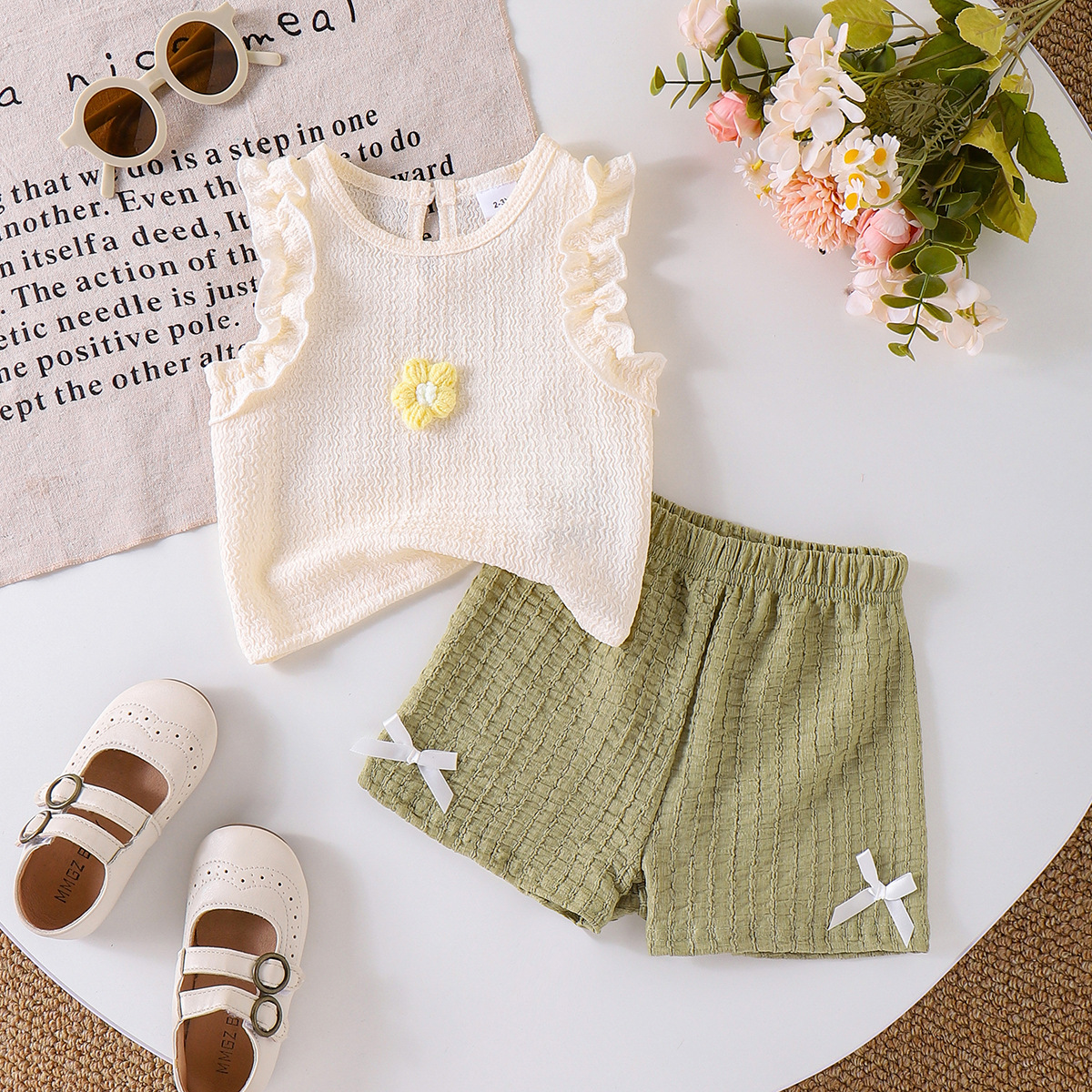 Cross border European and American casual summer set for baby girls, knitted flower sleeveless vest with green shorts, two-piece set