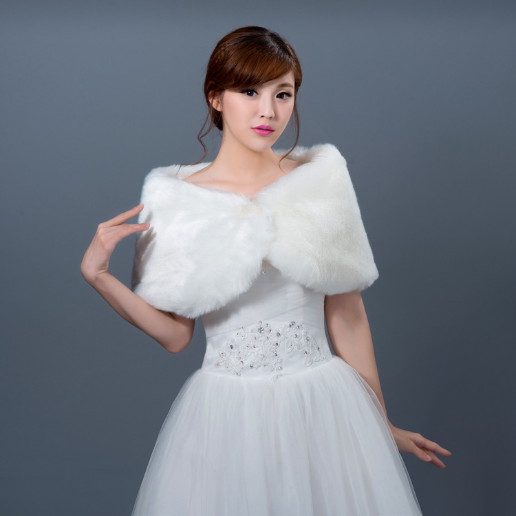 2024 Exquisite Pearl Ball White Long Hair Shawl Autumn Winter Bridal Warm Hair Shawl Wedding Dress Shawl