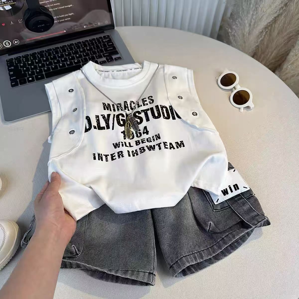 Boys' Korean version fashionable vest set summer 2025 new trendy cool children's summer clothes baby thin sleeveless clothes