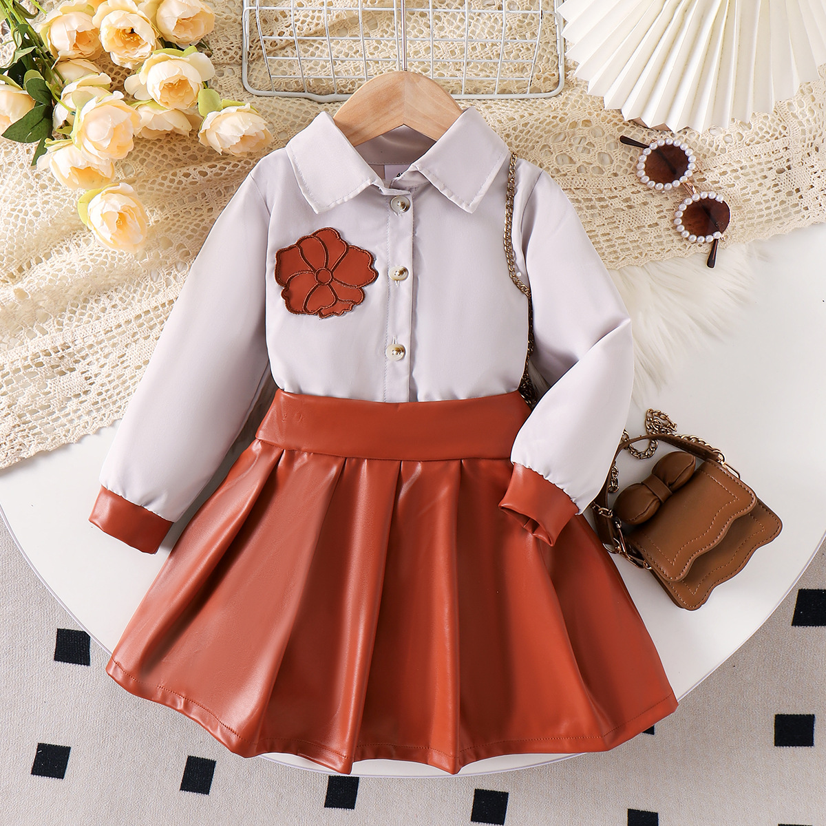 Cross border children's clothing supplier baby girl retro sweet cool set light gray leather flower shirt brown leather skirt