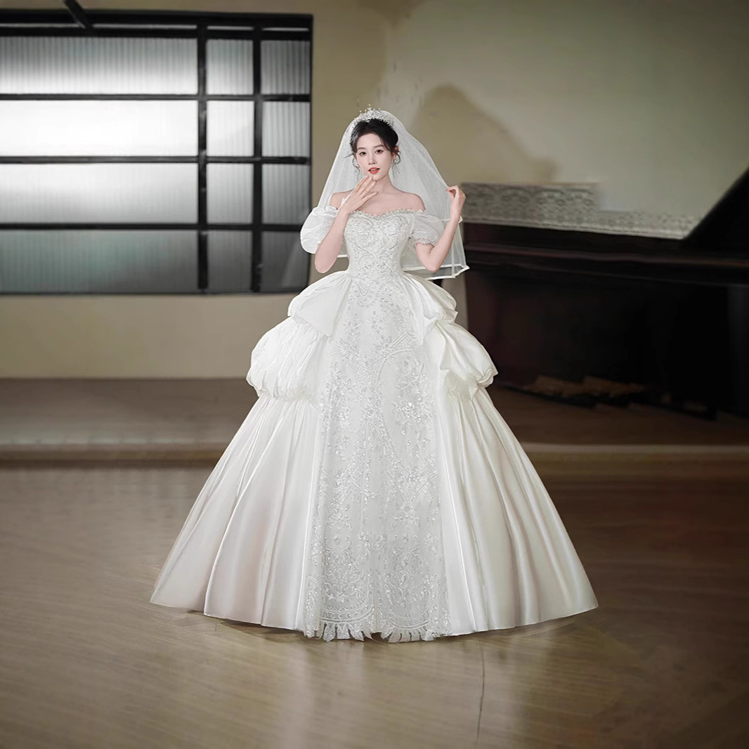 Satin plus size wedding dress, main yarn, French 2025 new style, heavy industry retro elegant temperament, adult gift, light luxury and fat dress