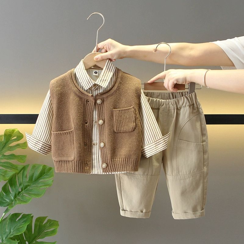 Boys' autumn set 2024 new children's autumn sweater vest three piece set baby cool and stylish children's clothing trend