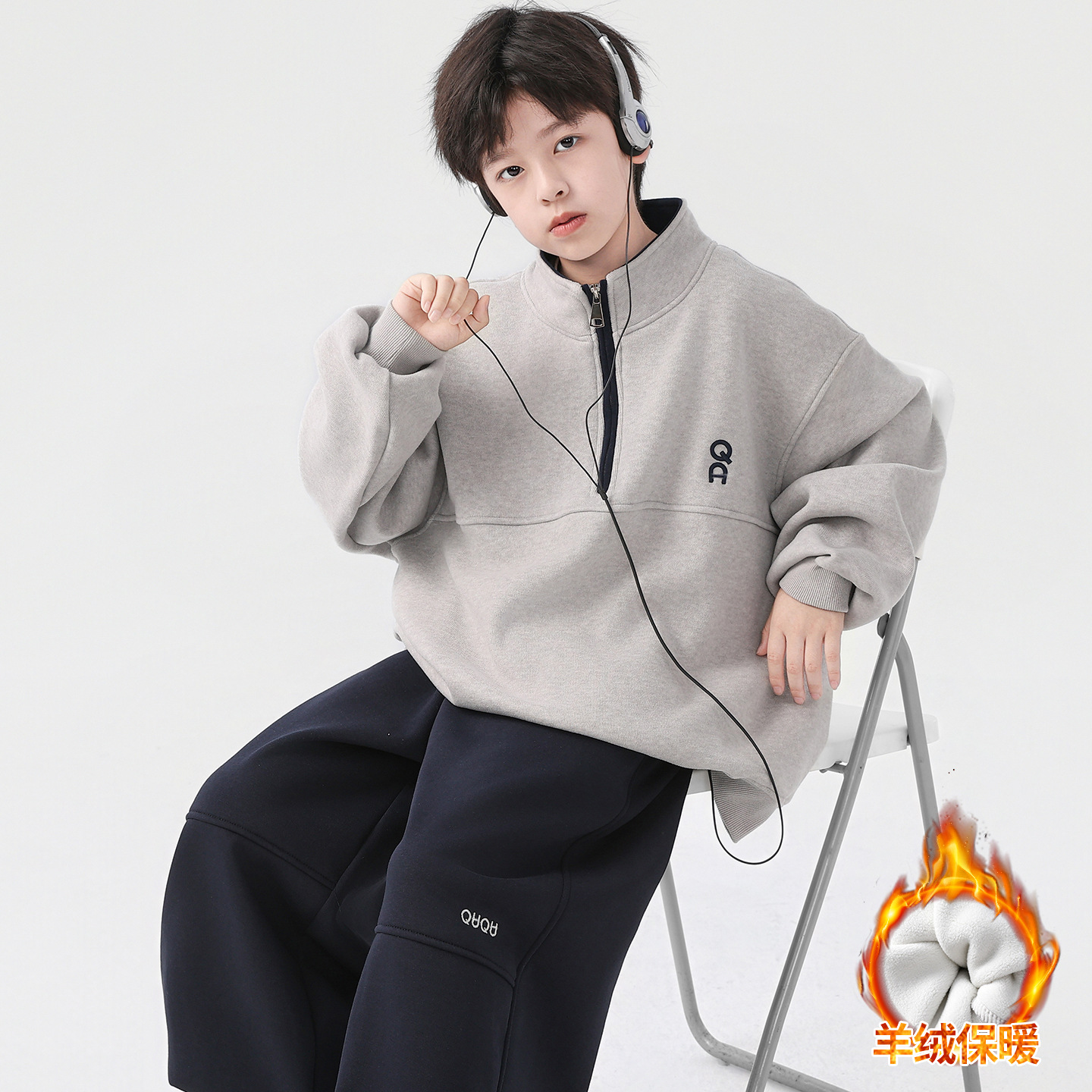 Boys' Autumn and Winter Plush Set 2025 New Children's Clothing Boys' Fashionable One piece Plush Winter Handsome Two piece Set