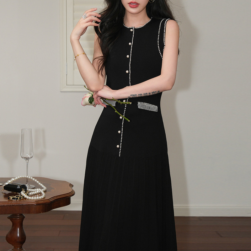 2025 Summer New Style Round Neck Sleeveless Dress Heavy duty Nail Beaded Little Black Skirt High Waist Slimming Knitted Skirt