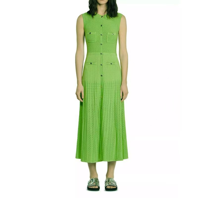 Cross border French style S Home 2025 summer new sleeveless knitted dress with hollowed out slim fit, small fragrance style, long style, small black Cross border French style S Home 2025 summer new sleeveless knitted dress with hollowed out slim fit, small fragrance style, long style, small black