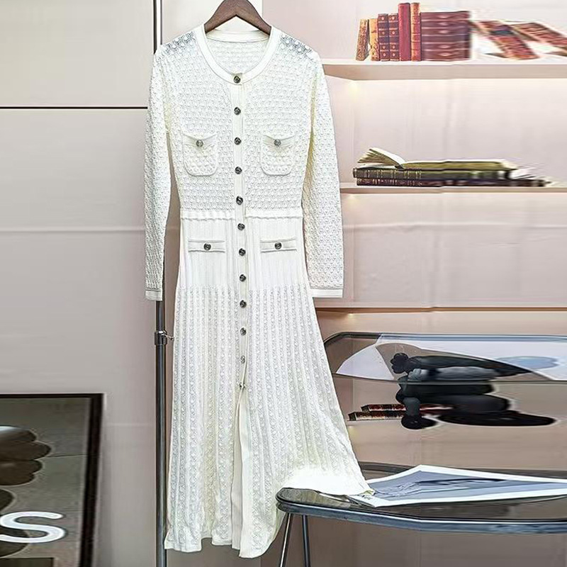 2025 Summer French style niche single breasted fashionable elegant slimming knitted dress women's long skirt sleeveless small stature 2025 Summer French style niche single breasted fashionable elegant slimming knitted dress women's long skirt sleeveless small stature