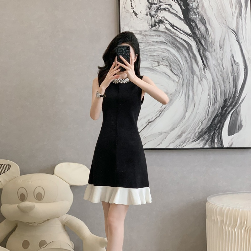 European and American 2025 Spring/Summer Bead Round Collar Color Contrasting Lotus Leaf Edge Sleeveless Knitted Fish Tail Dress Elegant Style