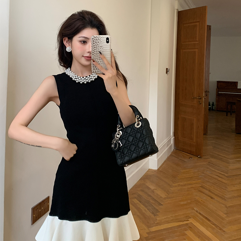2025 autumn and winter new base skirt black exquisite pearl elegant ruffle edge slimming sleeveless small fragrant dress