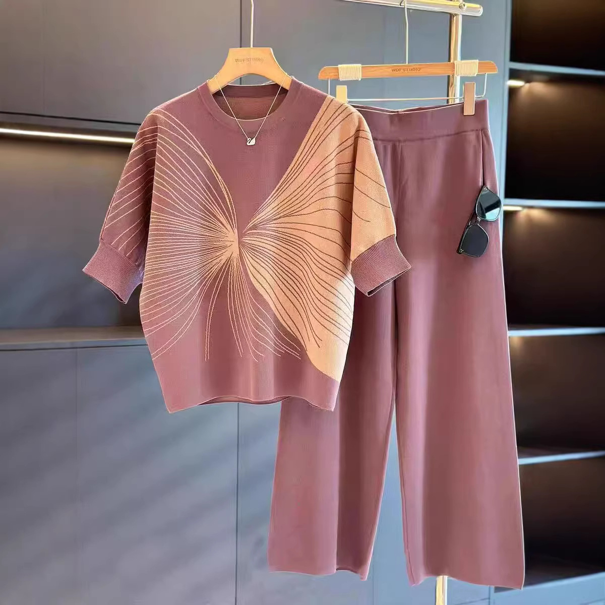 2026 Summer Fashion Casual Set Mom's Ice Silk Knitted Set Stylish Age Reducing Wide Leg Pants Two Piece Set