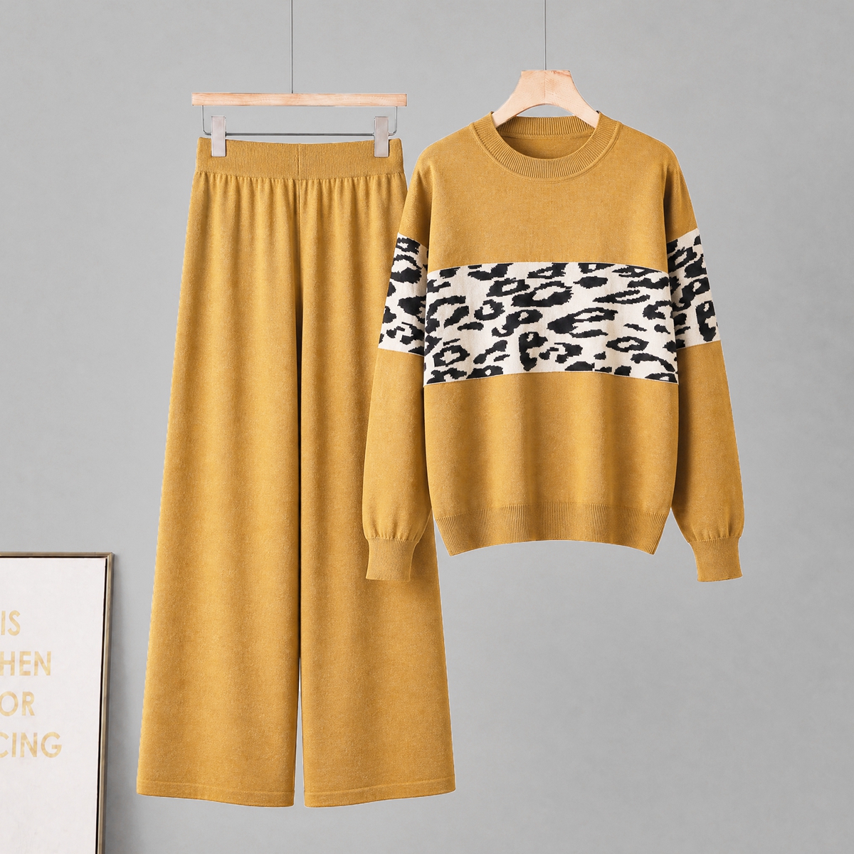 Foreign trade European and American leopard print knitted suit women's two-piece set autumn and winter round neck long sleeved top casual wide leg pants suit women Foreign trade European and American leopard print knitted suit women's two-piece set autumn and winter round neck long sleeved top casual wide leg pants suit women