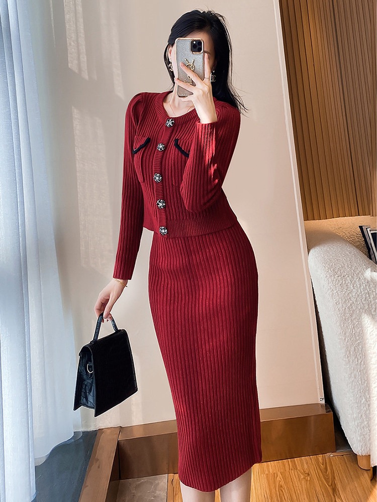 Korean Homecoming Toast Red Sweater Two Piece Set for Outer Wearing, Bottom Knitted Cardigan, Bag Skirt, Half Skirt Set for Autumn and Winter Korean Homecoming Toast Red Sweater Two Piece Set for Outer Wearing, Bottom Knitted Cardigan, Bag Skirt, Half Skirt Set for Autumn and Winter