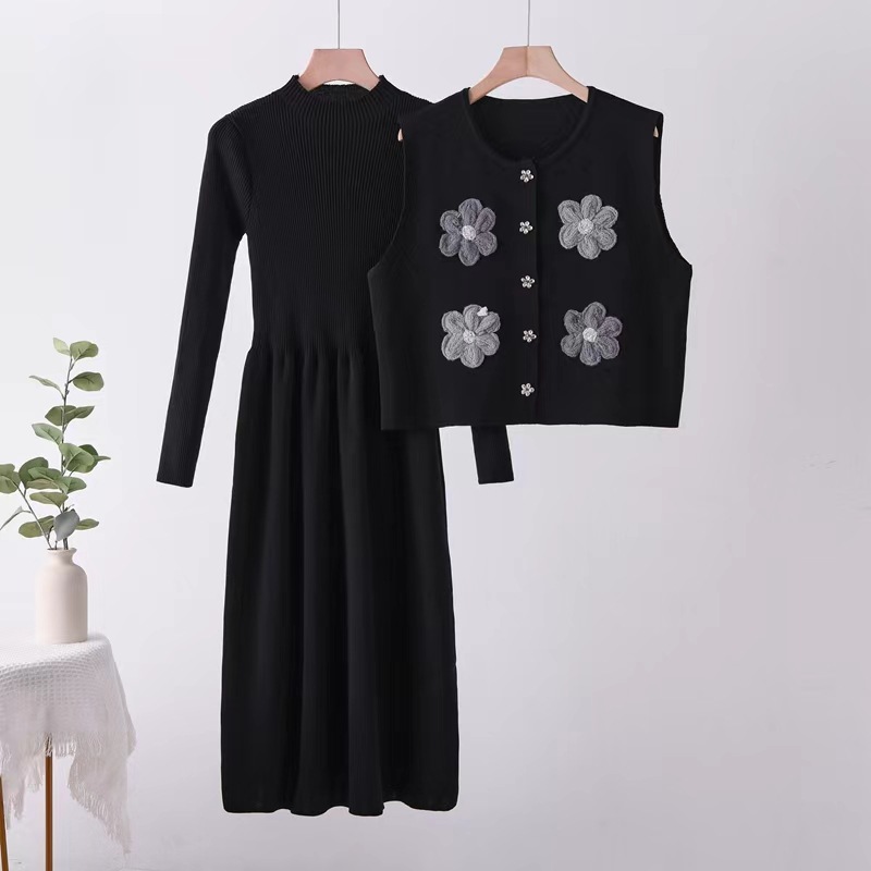 2025 New Design Knitted Set Autumn/Winter 2025 Fashionable Sweet Flower Knitted Two Piece Set