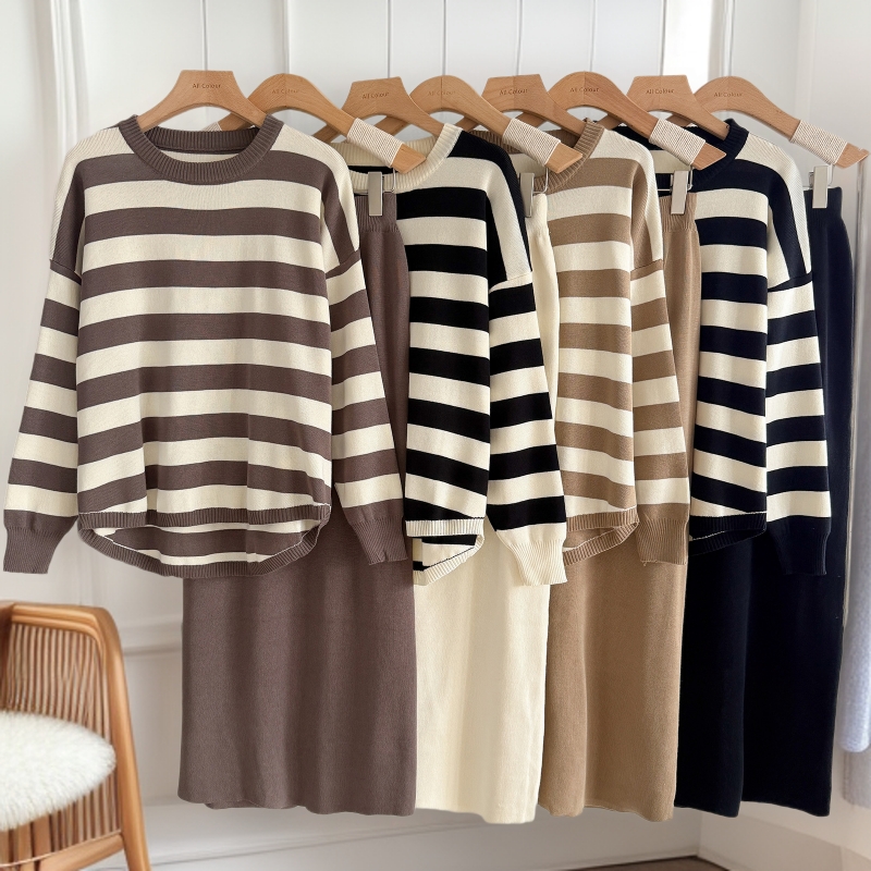 2025 New Women's Fashion Set Long Sleeve T-shirt+High Waist Half Skirt Knitted Two Piece Set Autumn and Winter Clothing Paired with Women