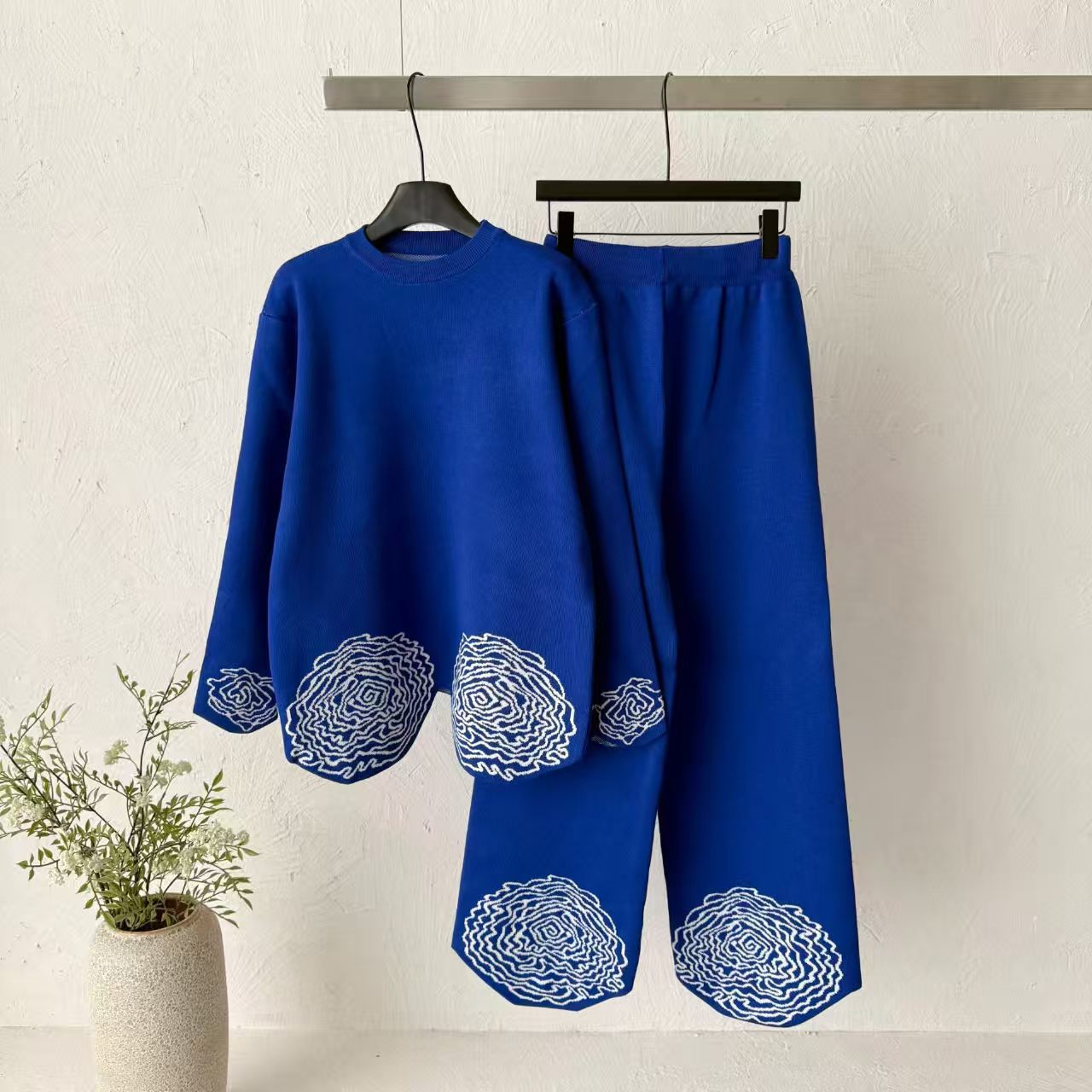 Cross border autumn jacquard knitted suit women's loose long sleeved wide leg pants two-piece set slimming and stylish casual suit