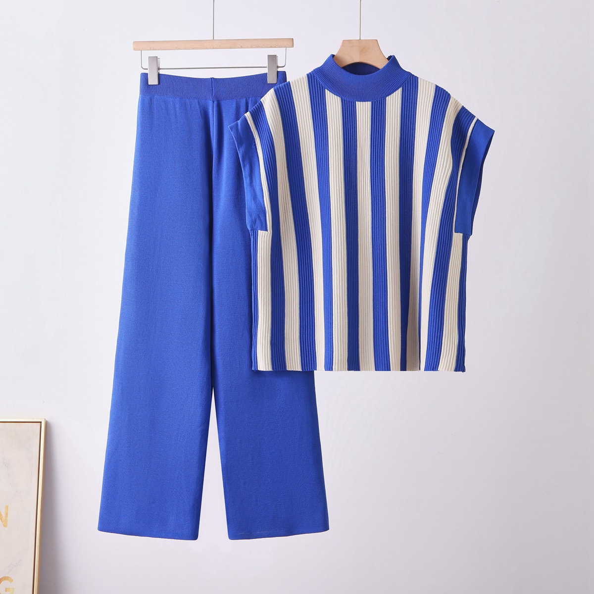 2026 Xiaoxiangfeng temperament socialite knitted fashion suit women's mid neck striped top casual wide leg pants two-piece set 2026 Xiaoxiangfeng temperament socialite knitted fashion suit women's mid neck striped top casual wide leg pants two-piece set