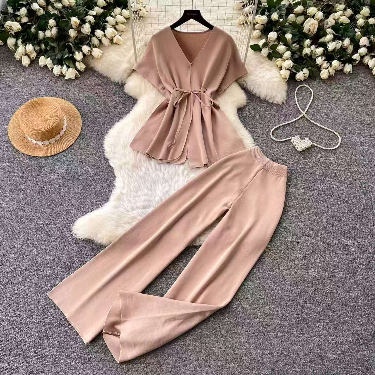 Korean commuter style V-neck vest wide leg pants two-piece set for women 2026 summer slim fit and high-end feeling set Korean commuter style V-neck vest wide leg pants two-piece set for women 2026 summer slim fit and high-end feeling set