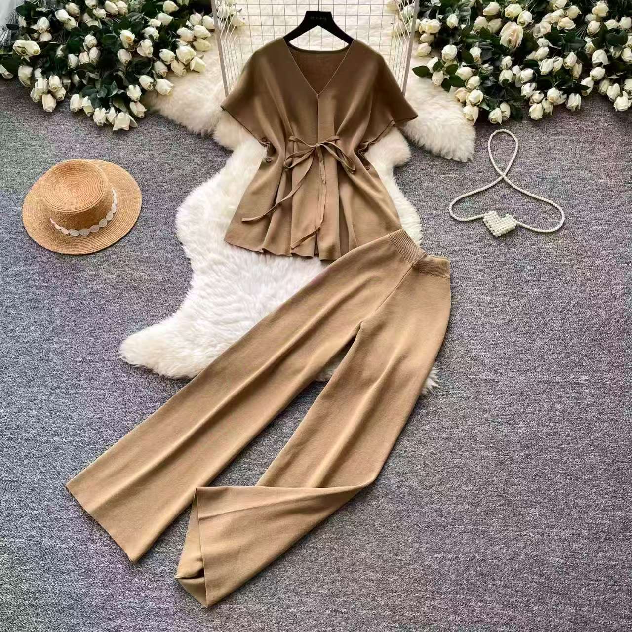 Korean commuter style V-neck vest wide leg pants two-piece set for women 2026 summer slim fit and high-end feeling set