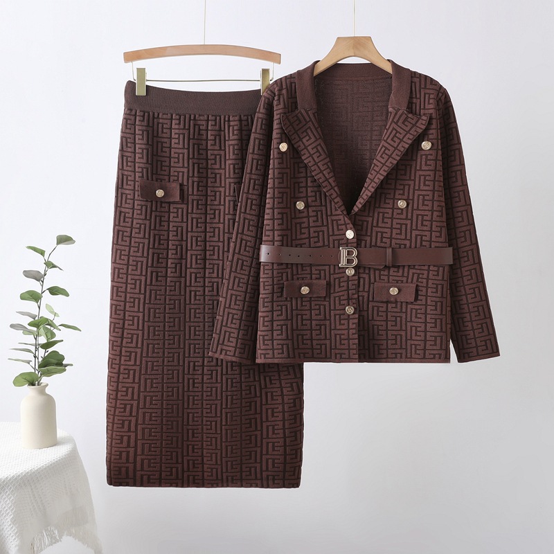 Cross border new comfortable women's clothing maze jacquard pattern B-shaped breasted lapel, waist cinched knit long sleeved pants set