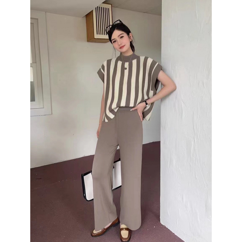 2026 Xiaoxiangfeng temperament socialite knitted fashion suit women's mid neck striped top casual wide leg pants two-piece set 2026 Xiaoxiangfeng temperament socialite knitted fashion suit women's mid neck striped top casual wide leg pants two-piece set