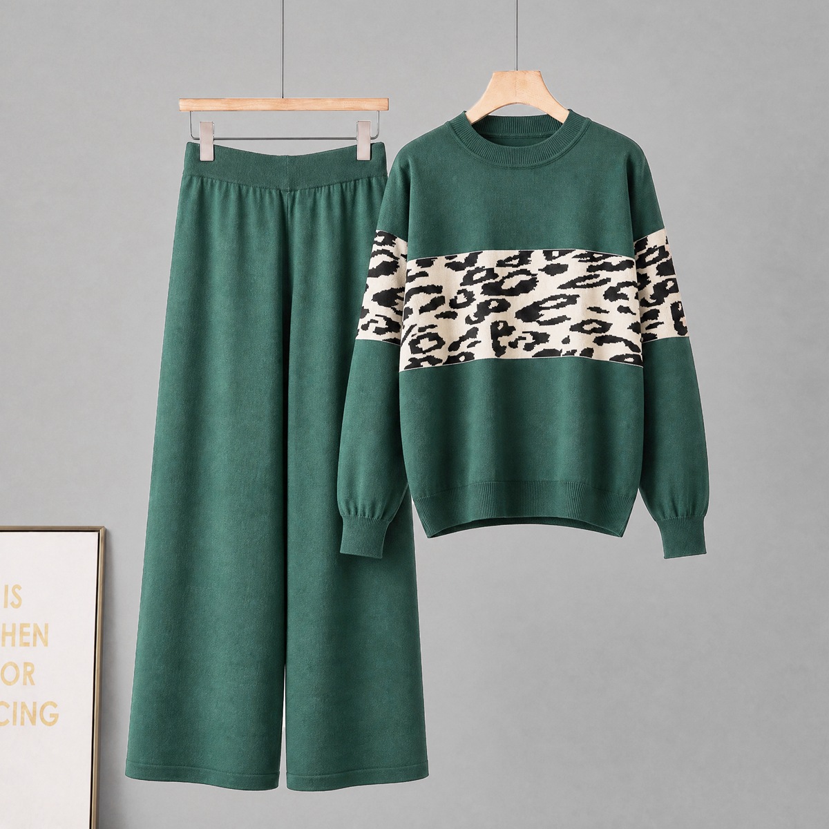 Foreign trade European and American leopard print knitted suit women's two-piece set autumn and winter round neck long sleeved top casual wide leg pants suit women