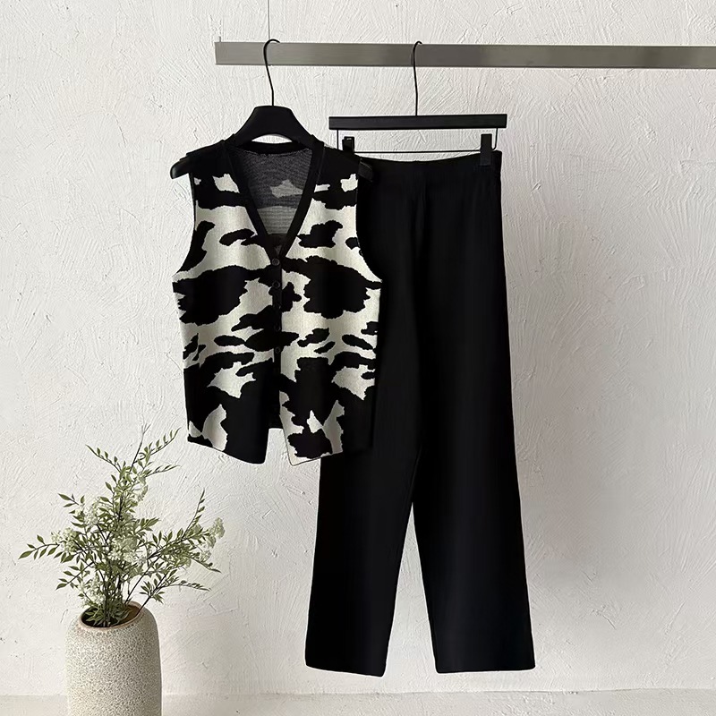 2026 Summer New Sweet Cool Feng Shui Ink Pattern Knitted Set for Women, Loose and Slim Wide Leg Pants Two Piece Set