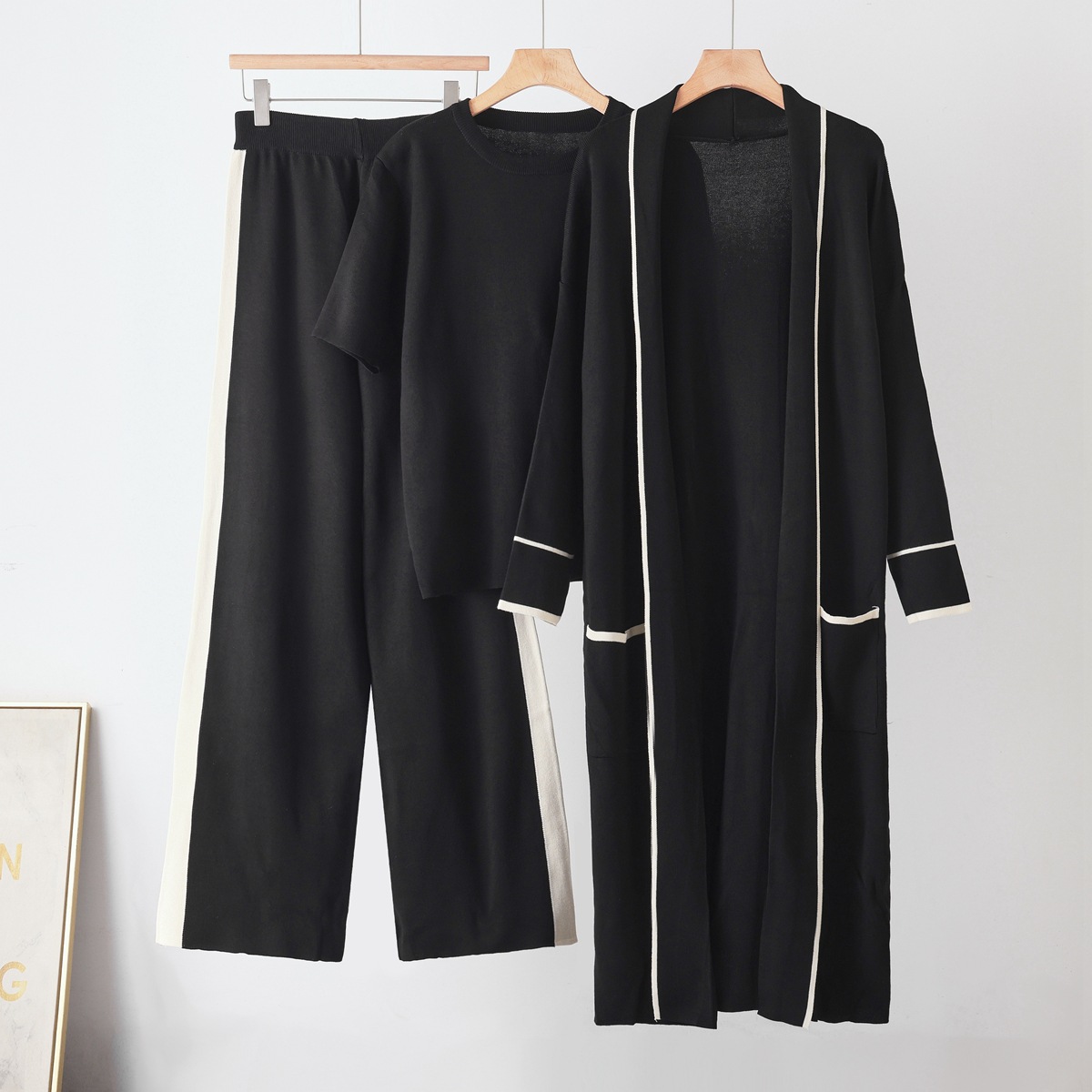 2026 Winter New European and American Amazon Cross border Women's Clothing Color Contrasting Comfortable Warm and Versatile Knitted Robe 3-Piece Set 2026 Winter New European and American Amazon Cross border Women's Clothing Color Contrasting Comfortable Warm and Versatile Knitted Robe 3-Piece Set