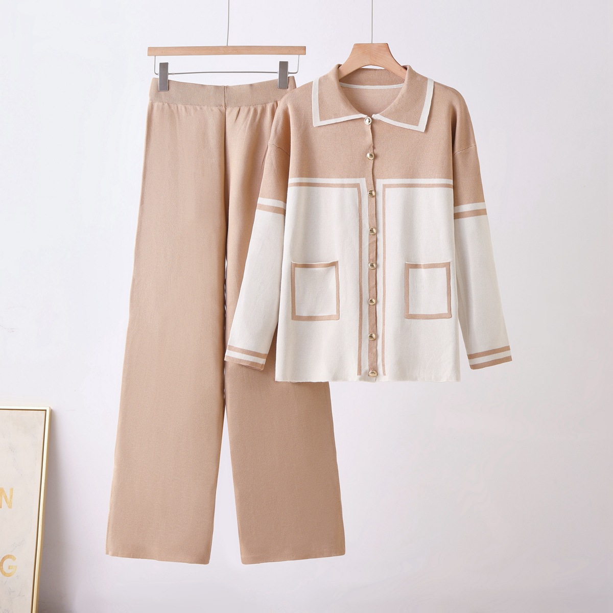 Cross border 2026 autumn and winter new style lapel contrasting fashion casual suit women's loose knitted cardigan two-piece set Cross border 2026 autumn and winter new style lapel contrasting fashion casual suit women's loose knitted cardigan two-piece set