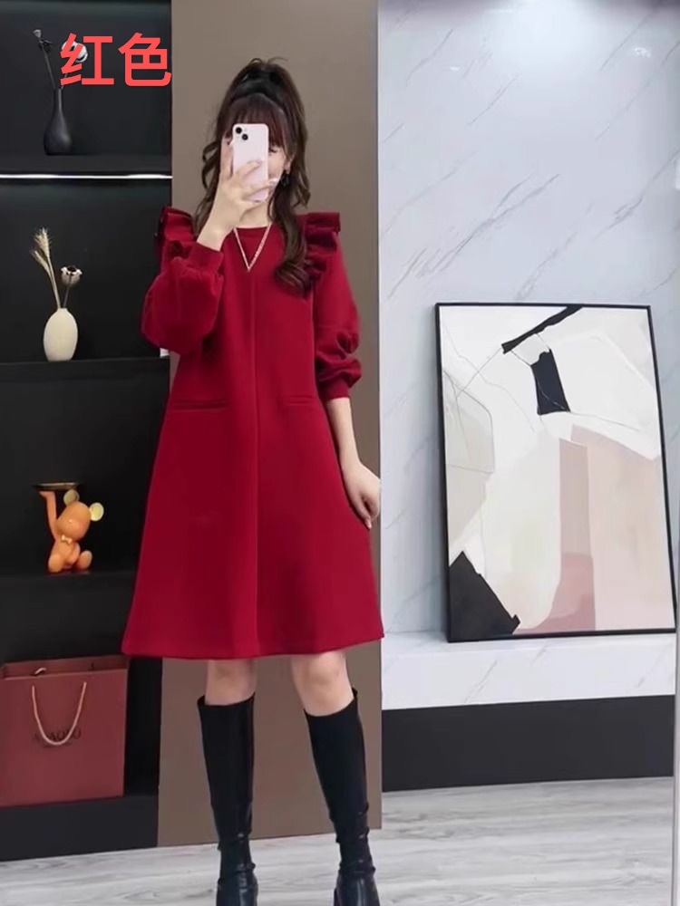 Large size autumn and winter black fungus edge sweater base sweater slightly chubby MM looks thin, zodiac year red inner layer knitted dress