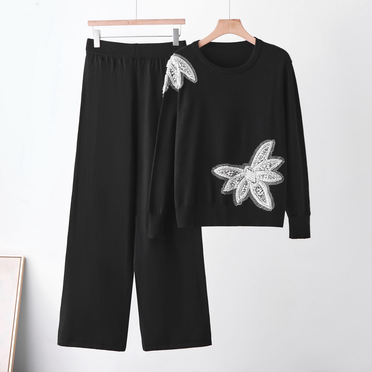 European and American cross-border light luxury style shoulder chain rhinestone butterfly decoration round neck long sleeved wide leg pants knitted two sets for women European and American cross-border light luxury style shoulder chain rhinestone butterfly decoration round neck long sleeved wide leg pants knitted two sets for women