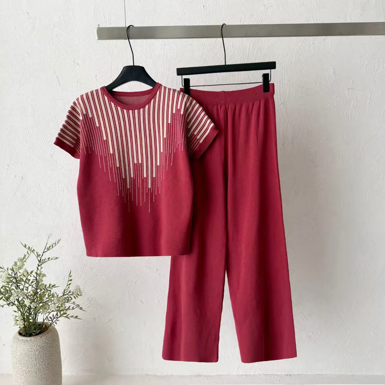 Cross border 2026 Summer Light Luxury Hot Diamond Knitted Women's Striped Short sleeved Top, High Waist Wide Leg Pants, Two Piece Set, Versatile Cross border 2026 Summer Light Luxury Hot Diamond Knitted Women's Striped Short sleeved Top, High Waist Wide Leg Pants, Two Piece Set, Versatile