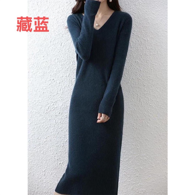 Long V-neck woolen dress for women in autumn and winter, elegant knitted dress with coat, slim fit and versatile over the knee base Long V-neck woolen dress for women in autumn and winter, elegant knitted dress with coat, slim fit and versatile over the knee base