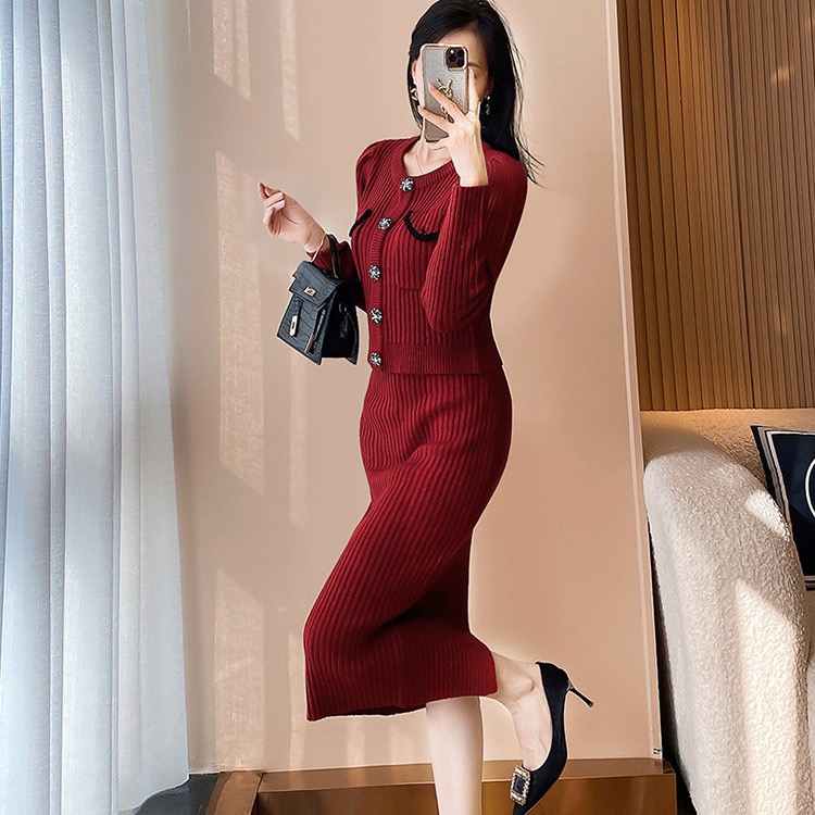 Korean Homecoming Toast Red Sweater Two Piece Set for Outer Wearing, Bottom Knitted Cardigan, Bag Skirt, Half Skirt Set for Autumn and Winter Korean Homecoming Toast Red Sweater Two Piece Set for Outer Wearing, Bottom Knitted Cardigan, Bag Skirt, Half Skirt Set for Autumn and Winter