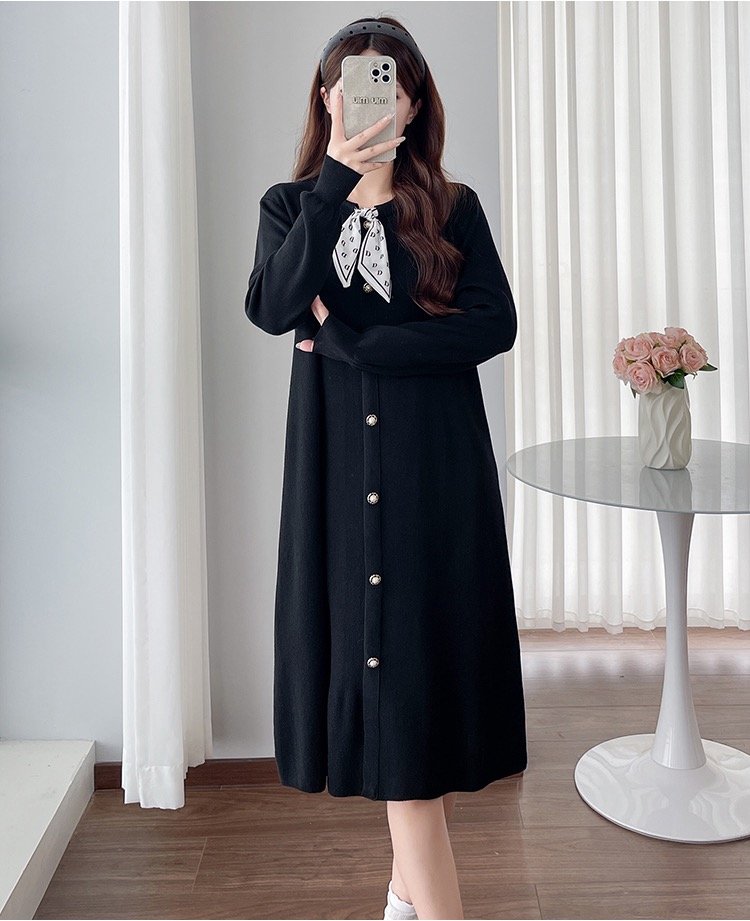 Xiaoxiangfeng Knitted Dress Women's Autumn and Winter New Style Large Loose Silk Scarf Design Sense Temperament Sweater Small Black Dress Xiaoxiangfeng Knitted Dress Women's Autumn and Winter New Style Large Loose Silk Scarf Design Sense Temperament Sweater Small Black Dress