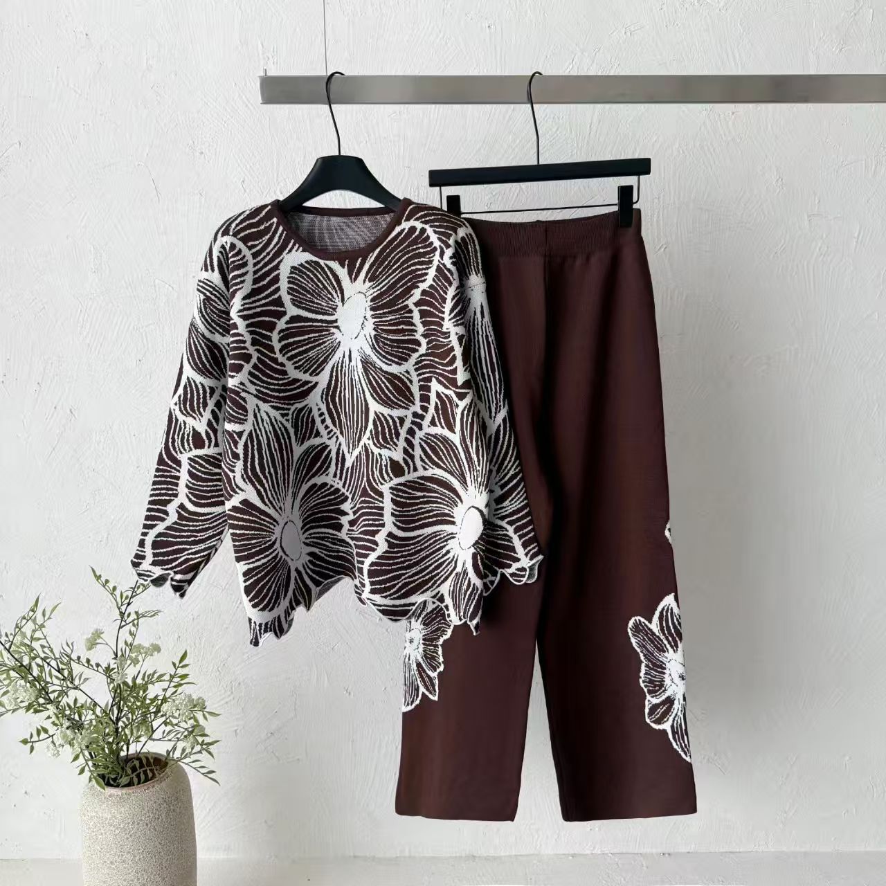 Cross border Heavy Industry Jacquard Large Flower Knitted Set Women's Autumn Loose Long Sleeve Wide Leg Pants Two Piece Set Soft Skin friendly Set Cross border Heavy Industry Jacquard Large Flower Knitted Set Women's Autumn Loose Long Sleeve Wide Leg Pants Two Piece Set Soft Skin friendly Set