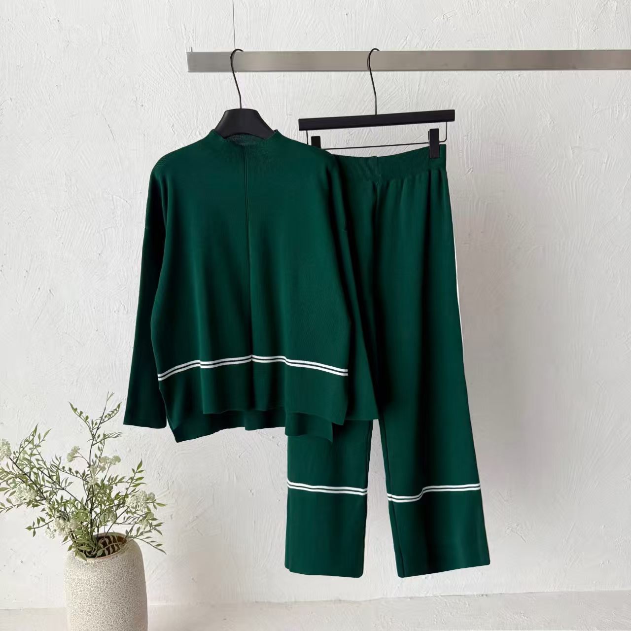 Cross border high-end contrasting striped knitted suit for women's spring and summer half neck wide leg pants two-piece set, lazy style outfit Cross border high-end contrasting striped knitted suit for women's spring and summer half neck wide leg pants two-piece set, lazy style outfit