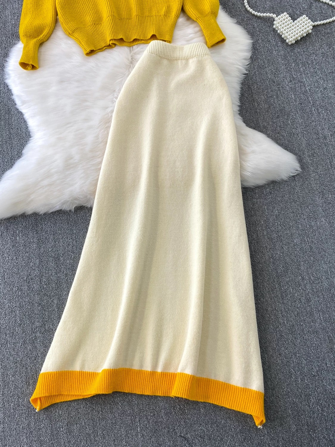 French style simple and lazy style loose knit sweater V-neck top casual contrasting color woolen dress temperament two-piece set French style simple and lazy style loose knit sweater V-neck top casual contrasting color woolen dress temperament two-piece set