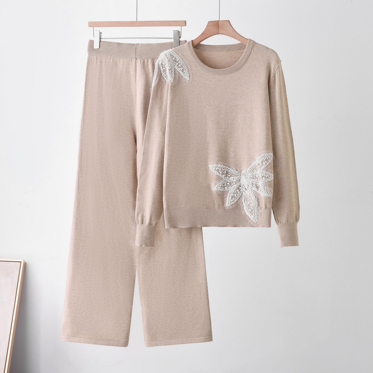 European and American cross-border light luxury style shoulder chain rhinestone butterfly decoration round neck long sleeved wide leg pants knitted two sets for women European and American cross-border light luxury style shoulder chain rhinestone butterfly decoration round neck long sleeved wide leg pants knitted two sets for women