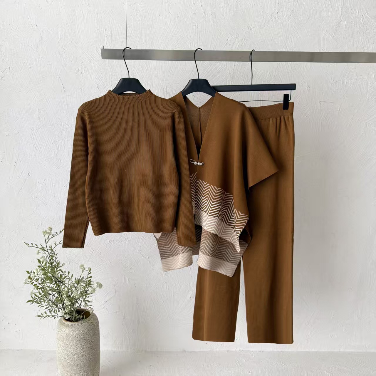 26 years of foreign trade commuting style pleated knitted three piece set for women, slimming top, cardigan, wide leg pants set 26 years of foreign trade commuting style pleated knitted three piece set for women, slimming top, cardigan, wide leg pants set