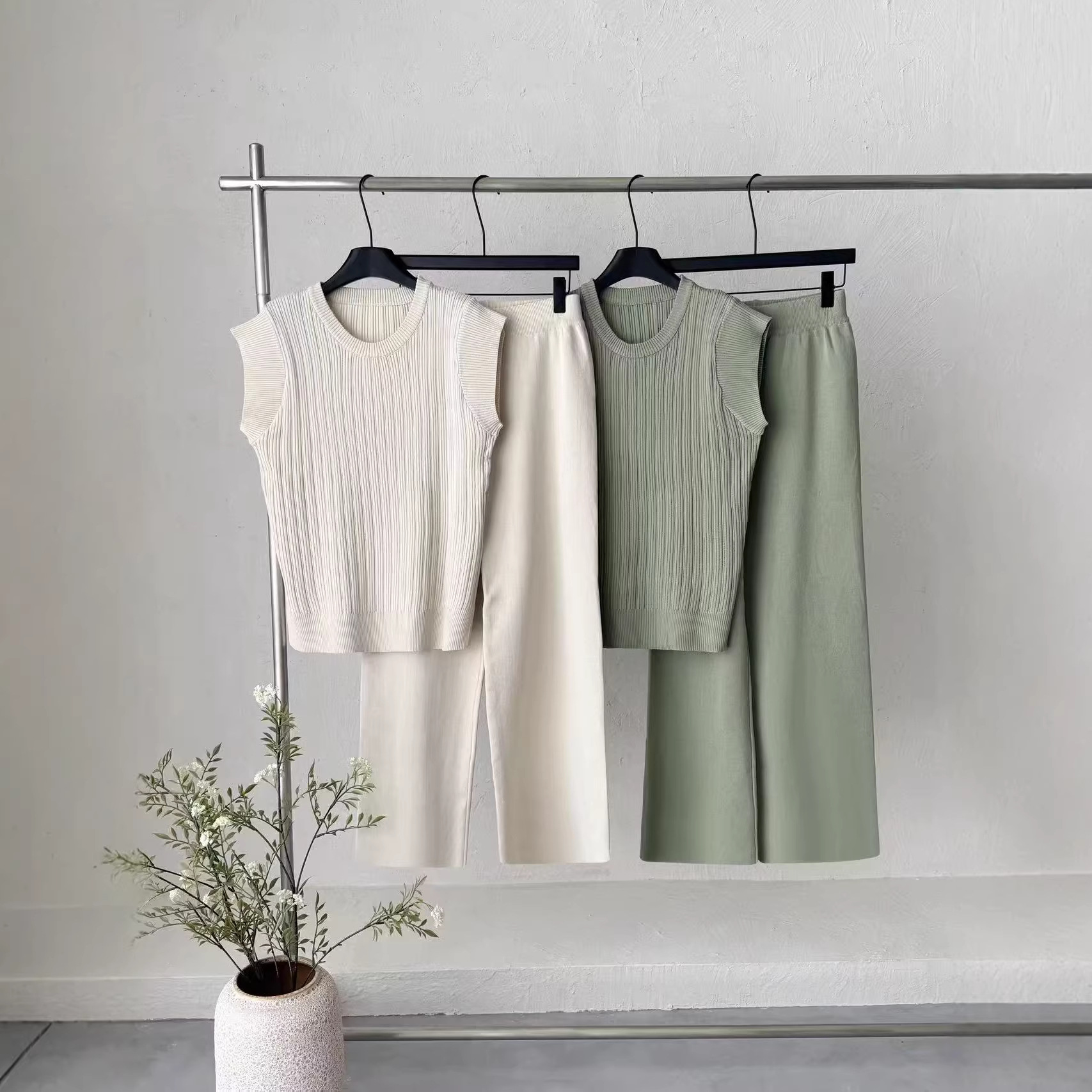 Cross border vest women's knitted two-piece set 2025 spring/summer new style wide leg pants women's loose sleeveless outerwear short vest Cross border vest women's knitted two-piece set 2025 spring/summer new style wide leg pants women's loose sleeveless outerwear short vest