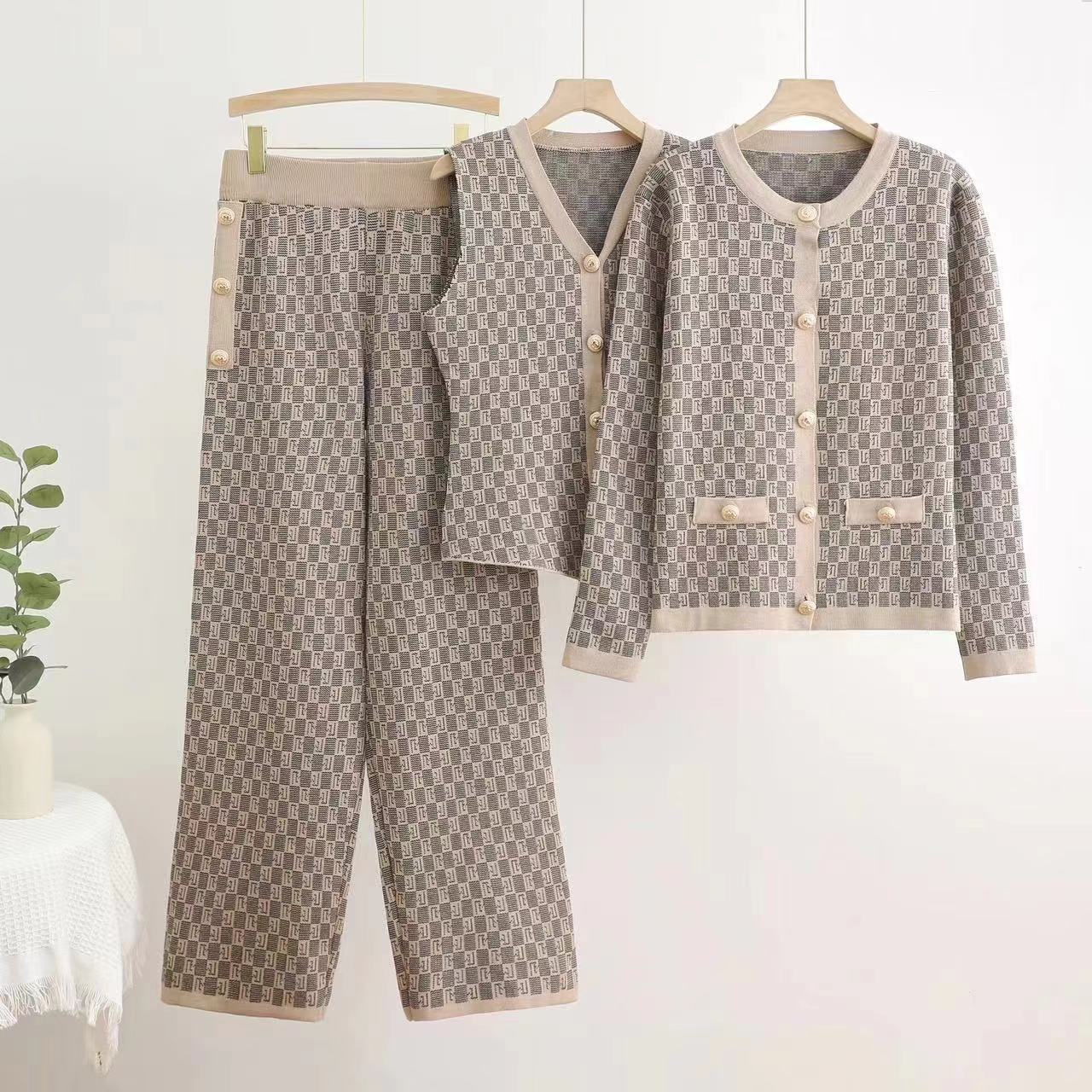 European station fashion new button versatile slimming foreign trade wide leg trend V-neck vest cardigan knitted three piece set European station fashion new button versatile slimming foreign trade wide leg trend V-neck vest cardigan knitted three piece set