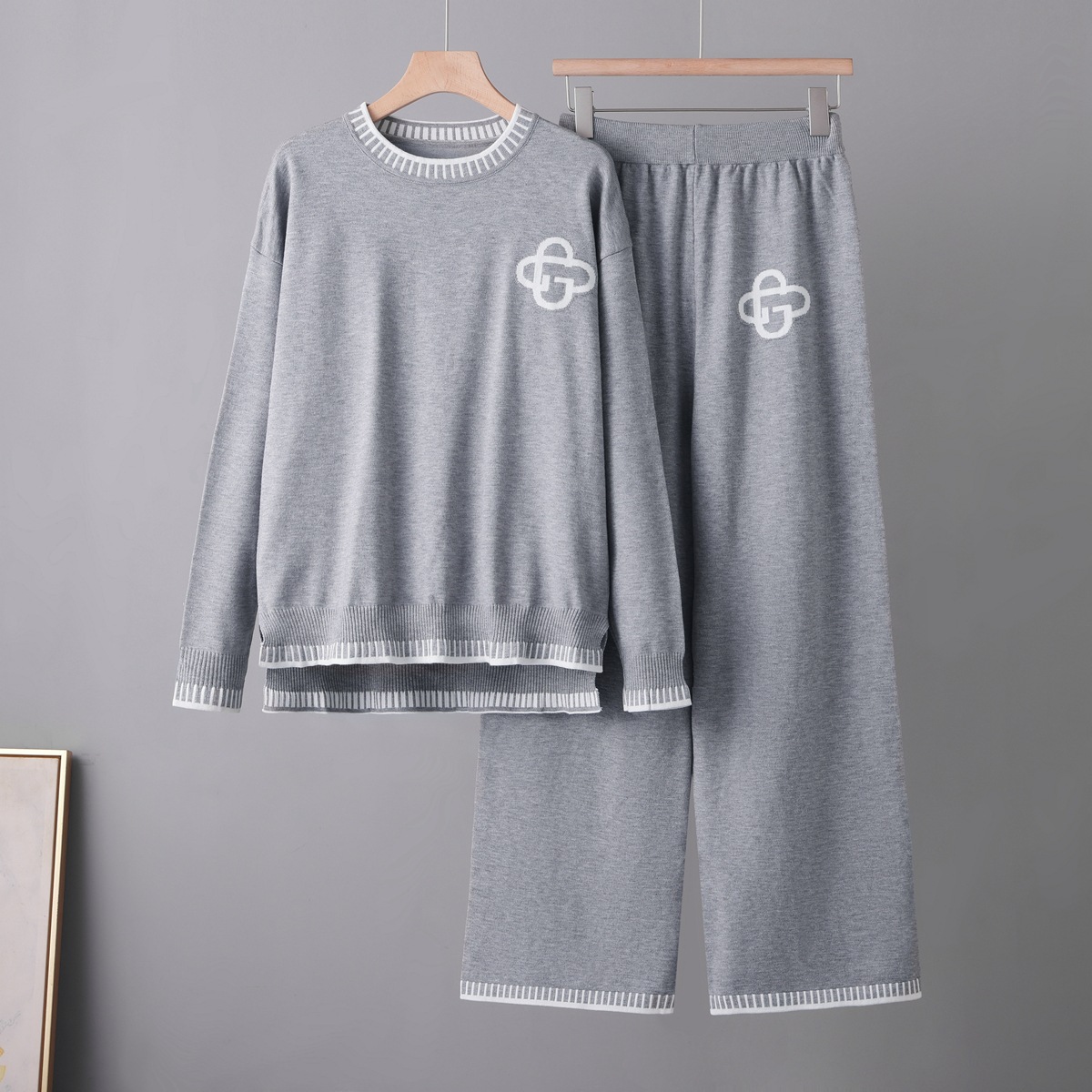 Cross border fashion woolen suit from Europe and America, autumn and winter knitted top+casual sports wide leg pants knitted two-piece set for women Cross border fashion woolen suit from Europe and America, autumn and winter knitted top+casual sports wide leg pants knitted two-piece set for women