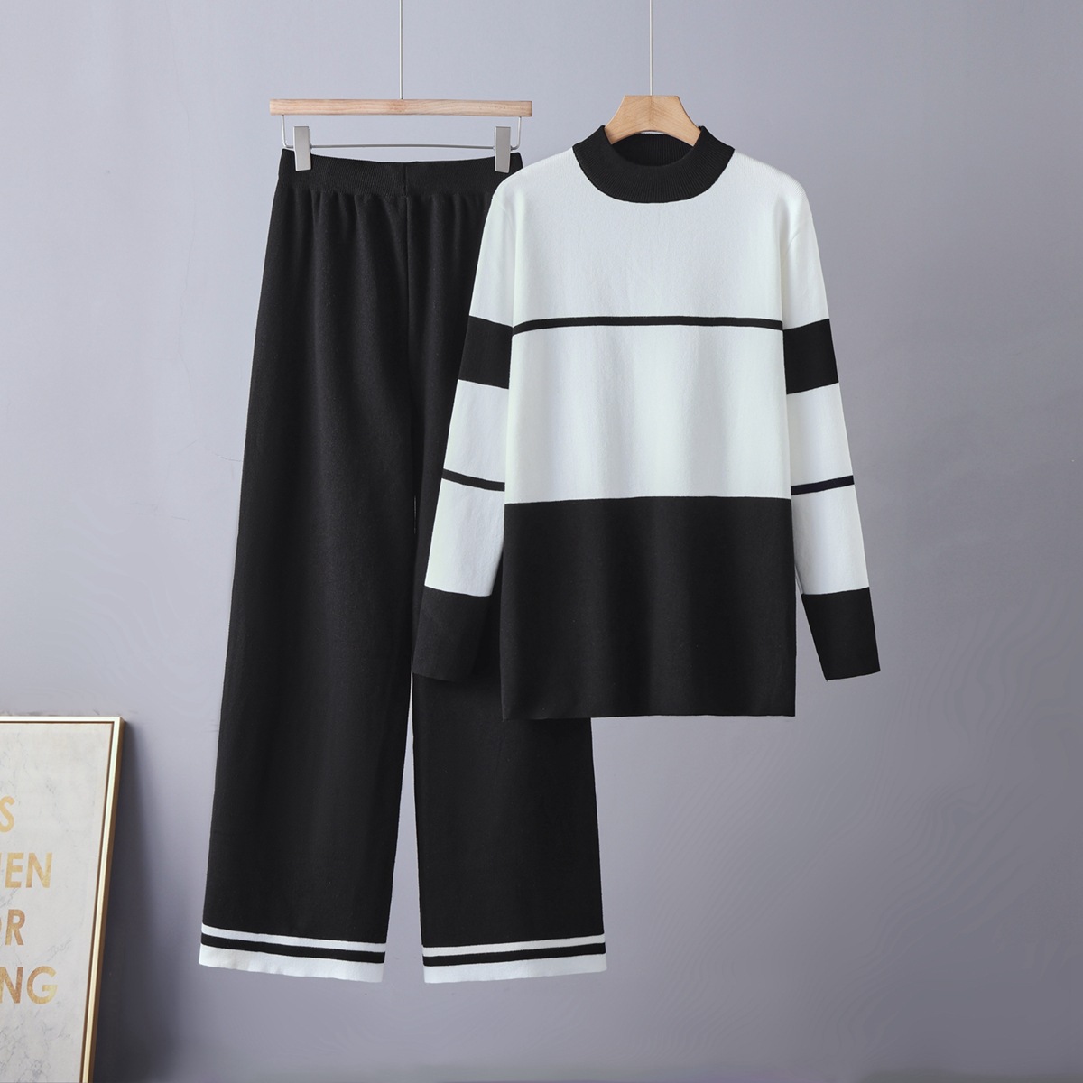 Real time spot spring and autumn clothing new design sense niche contrasting color top round neck collar western-style base knitted sweater for women