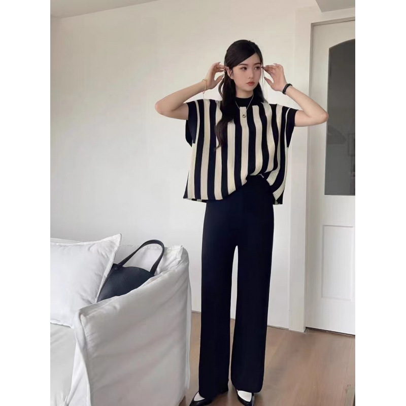2026 Xiaoxiangfeng temperament socialite knitted fashion suit women's mid neck striped top casual wide leg pants two-piece set