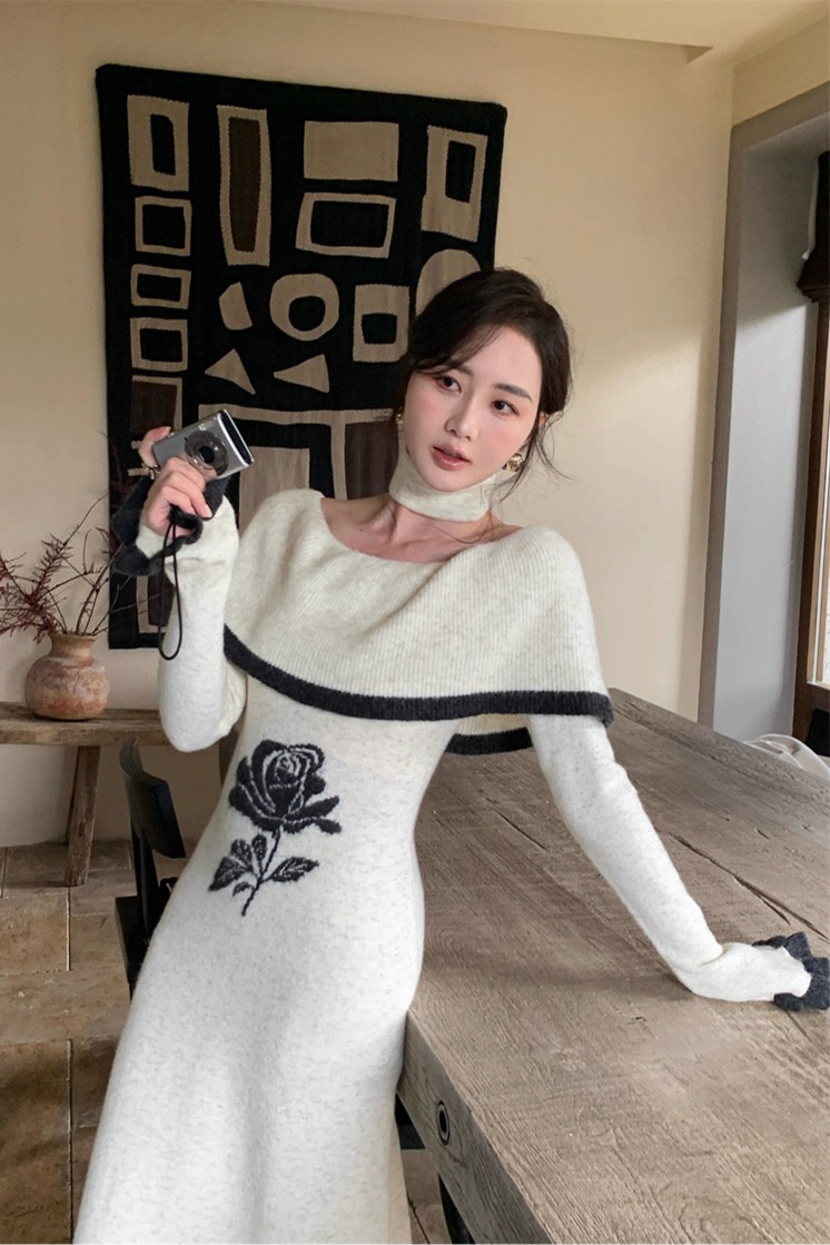 New round neck scarf flower wool knitted dress for women in winter with flared sleeves and waist cinching A-line slim fit skirt New round neck scarf flower wool knitted dress for women in winter with flared sleeves and waist cinching A-line slim fit skirt