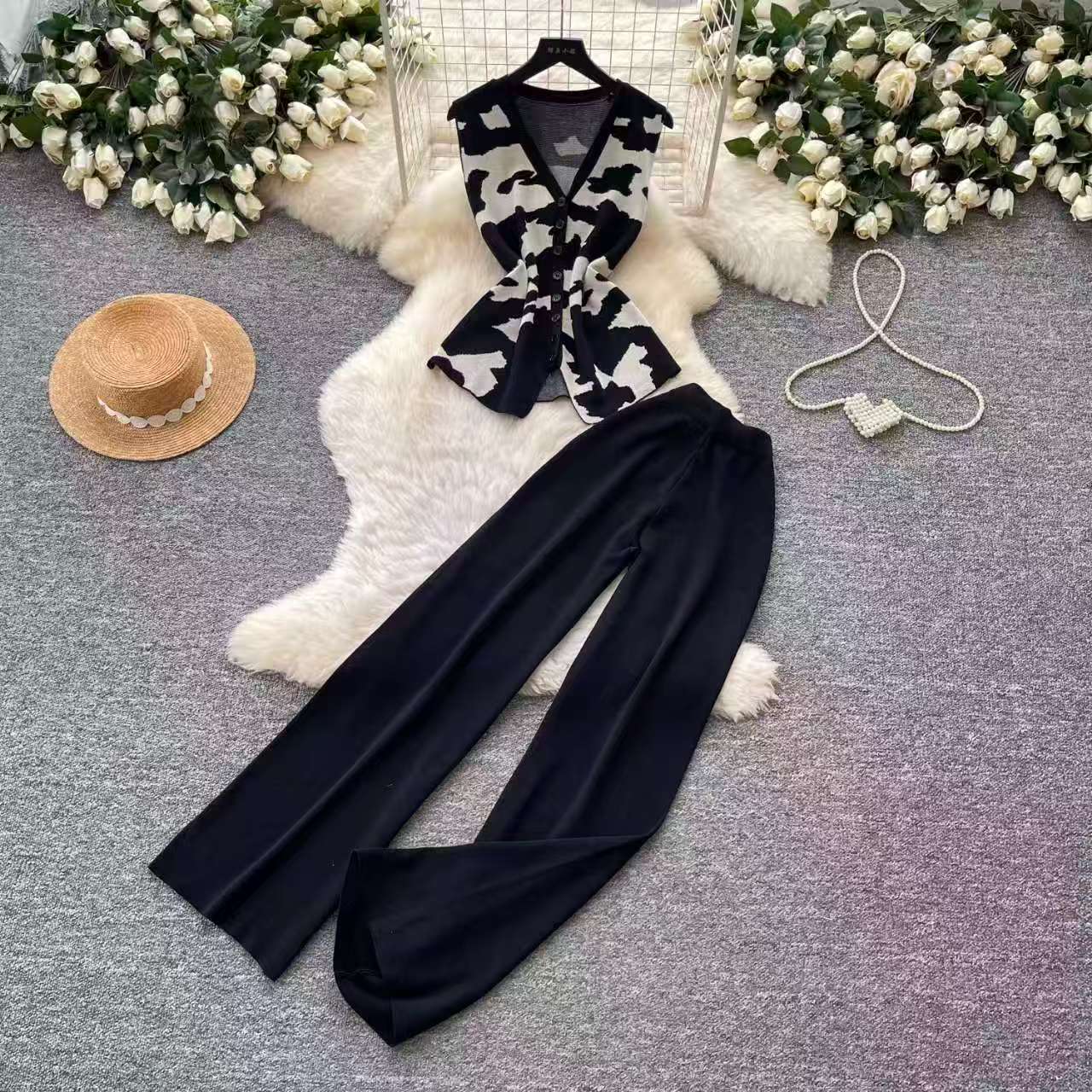 Korean commuter style V-neck vest wide leg pants two-piece set for women 2026 summer slim fit and high-end feeling set Korean commuter style V-neck vest wide leg pants two-piece set for women 2026 summer slim fit and high-end feeling set