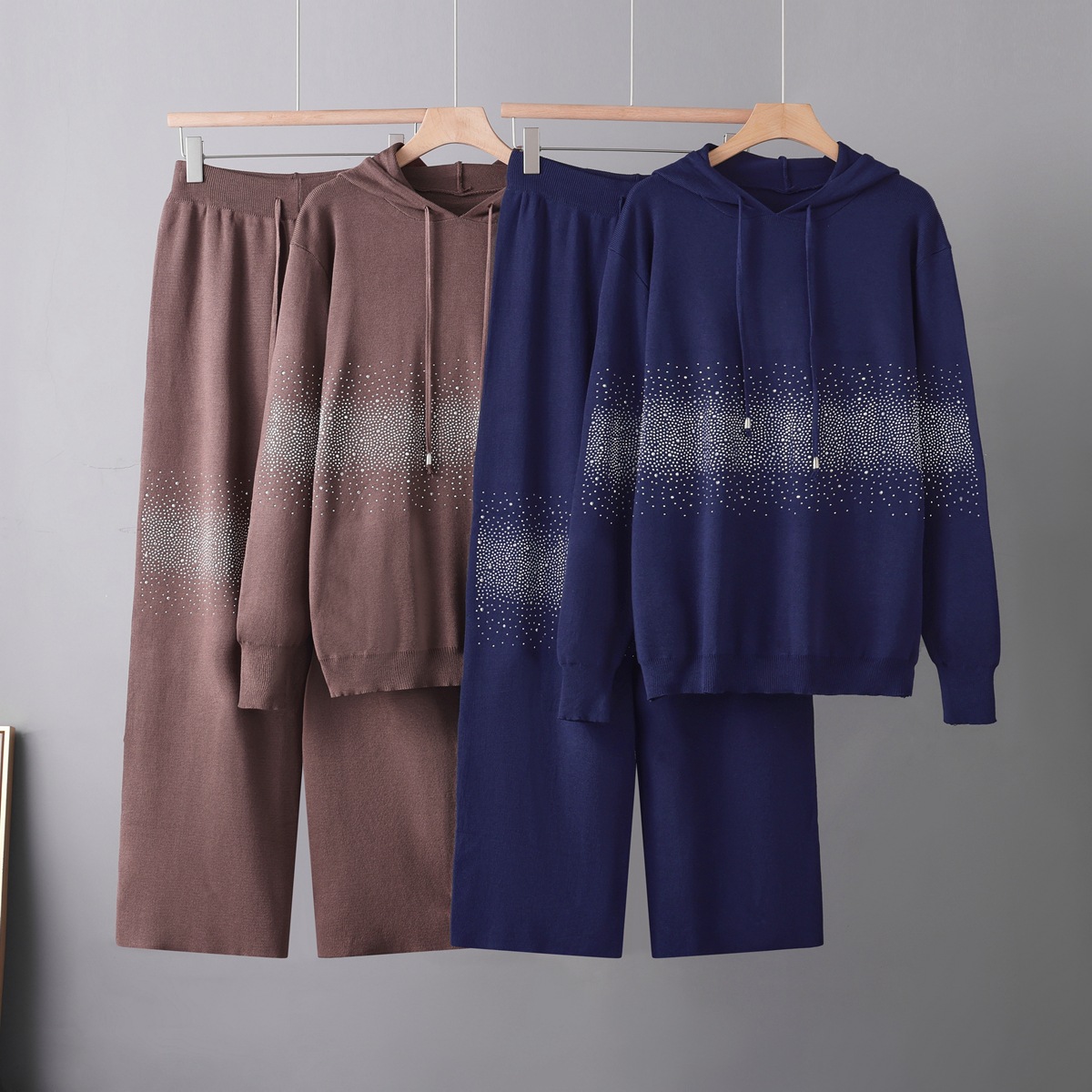 European Heavy Industry Design Feel Hot Diamond Loose Long Sleeve Hoodie Top+Elastic Waist Wide Leg Pants Set European Heavy Industry Design Feel Hot Diamond Loose Long Sleeve Hoodie Top+Elastic Waist Wide Leg Pants Set