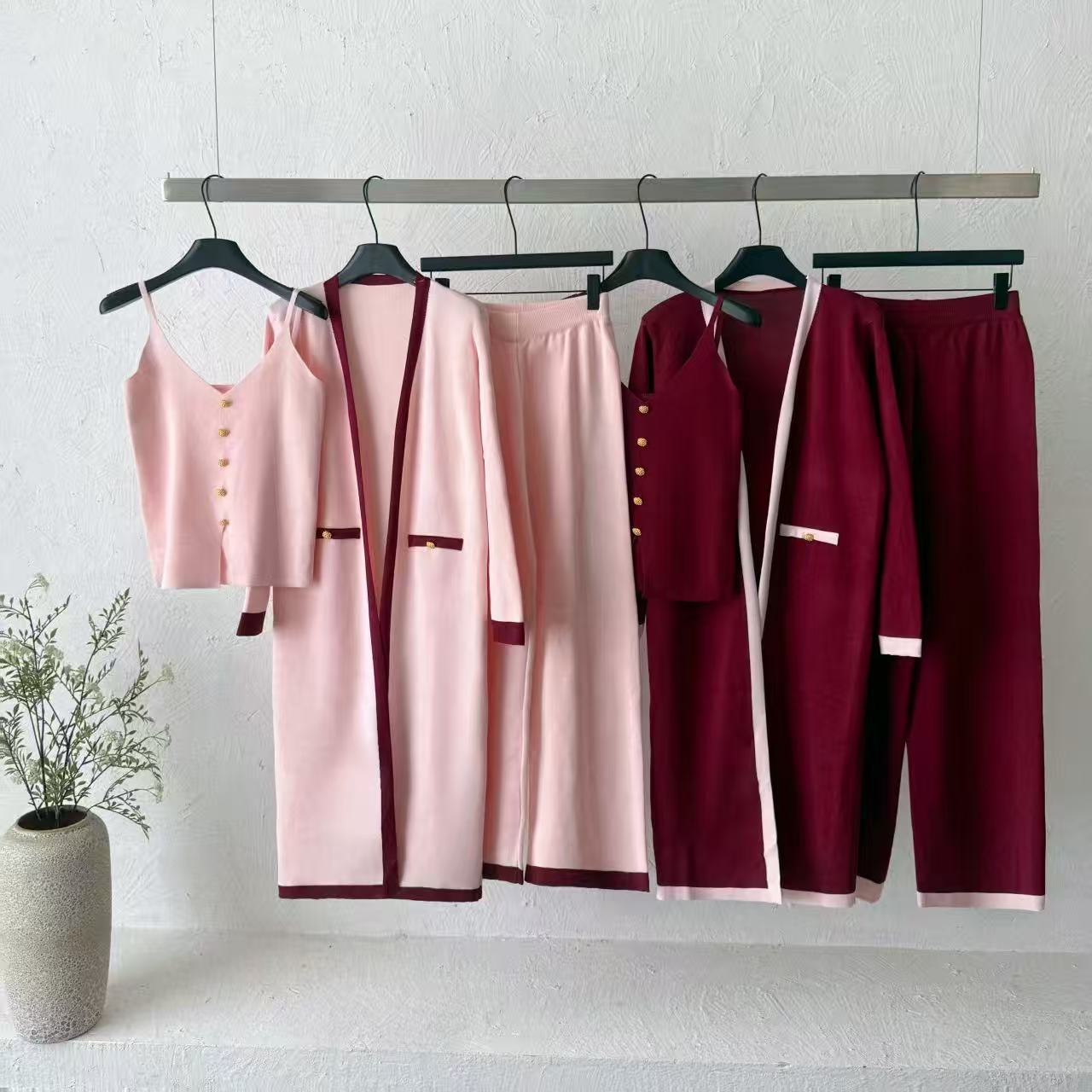 2026 autumn and winter new color blocking knitted camisole long cardigan fashionable temperament three piece set western-style women's set