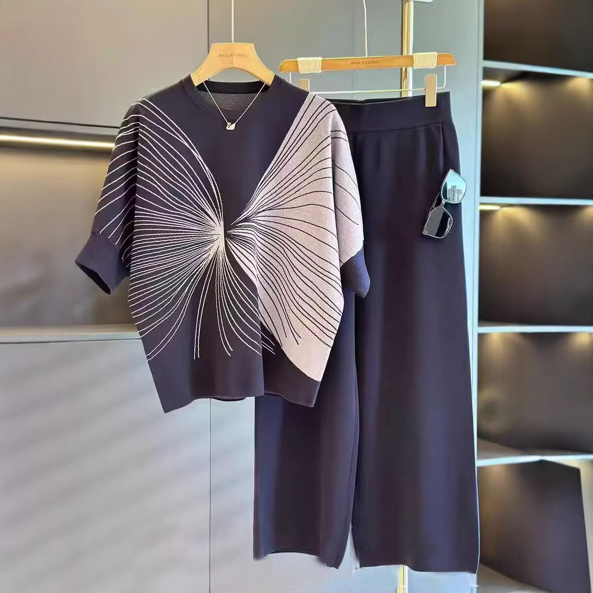 2026 Summer Fashion Casual Set Mom's Ice Silk Knitted Set Stylish Age Reducing Wide Leg Pants Two Piece Set 2026 Summer Fashion Casual Set Mom's Ice Silk Knitted Set Stylish Age Reducing Wide Leg Pants Two Piece Set