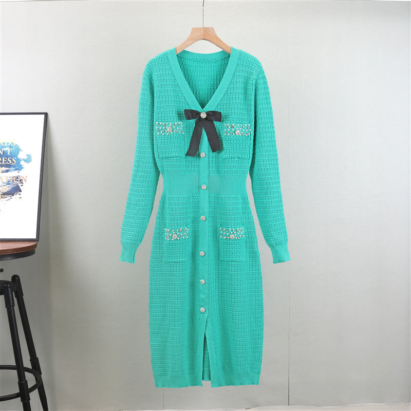 Cross border small fragrant style V-neck French slim knit dress 2026 autumn and winter fashionable women's clothing temperament design long skirt